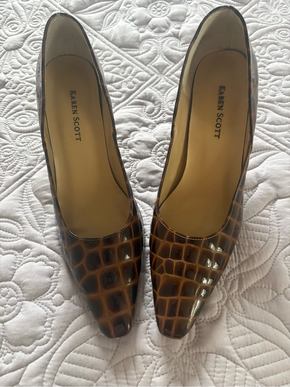 Karen Scott Croc-Embossed Glossy Brown Pointed-Toe Pumps